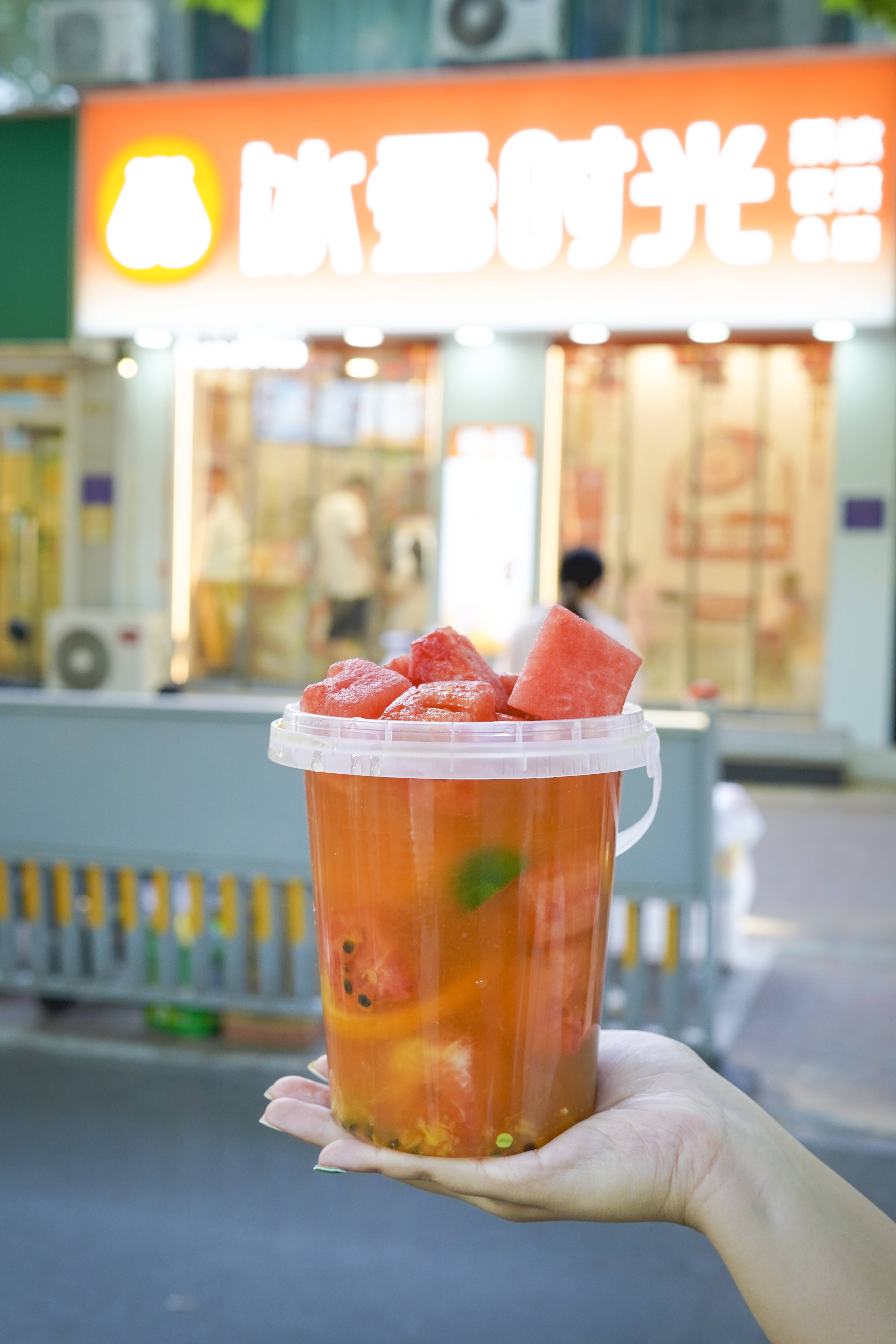 冰雪时光vs蜜雪冰城,谁是消费者心中的性价比之王?